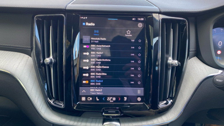 Volvo XC60 2.0 B5P Ultra Dark 5dr AWD Geartronic Petrol Estate